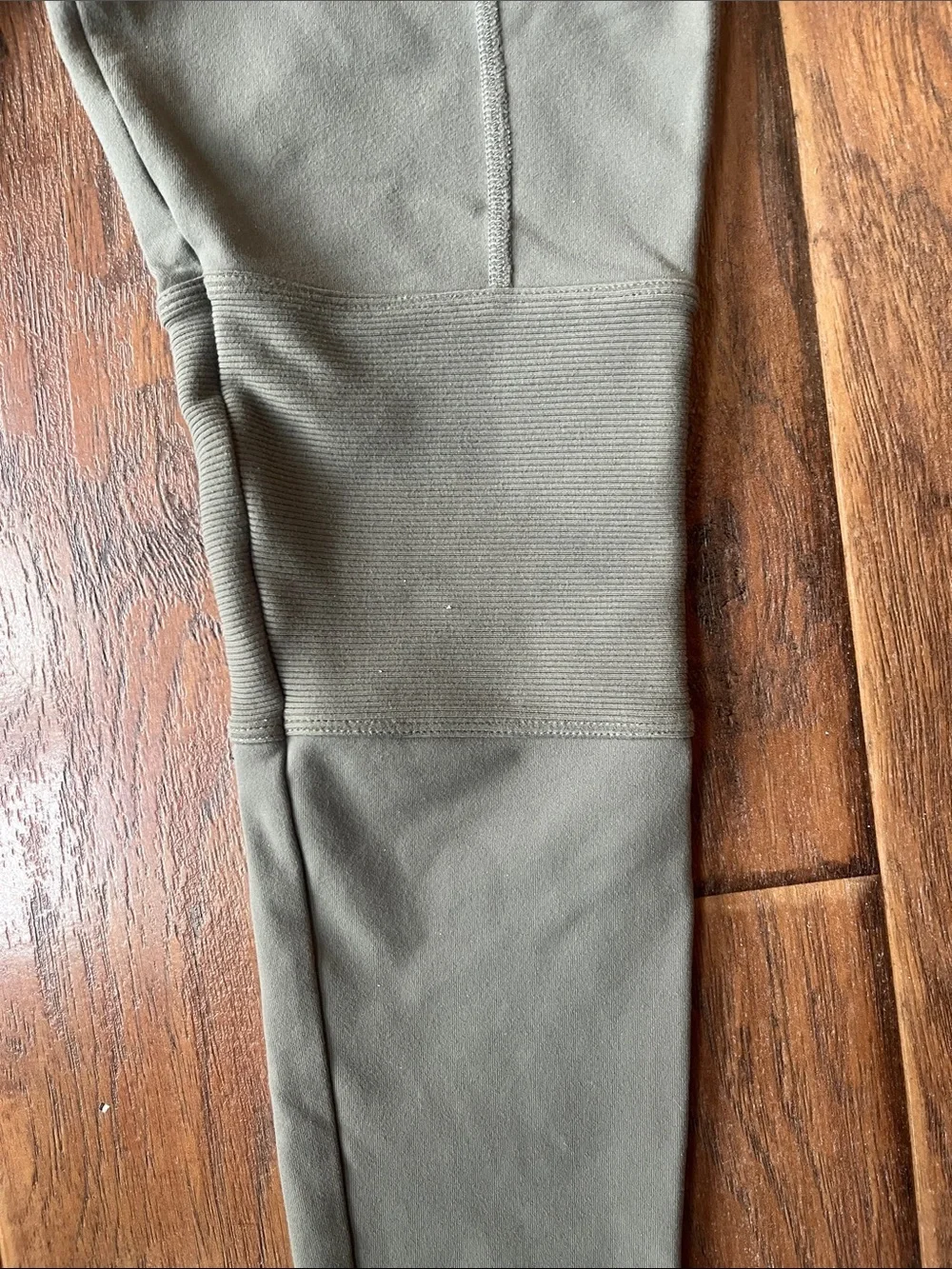 ALO Yoga Olive Green High-Waist Leggings - Size Medium